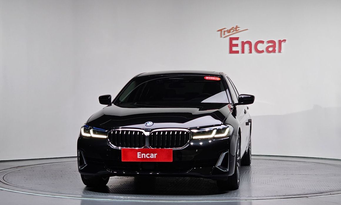 BMW 5-Series 2023