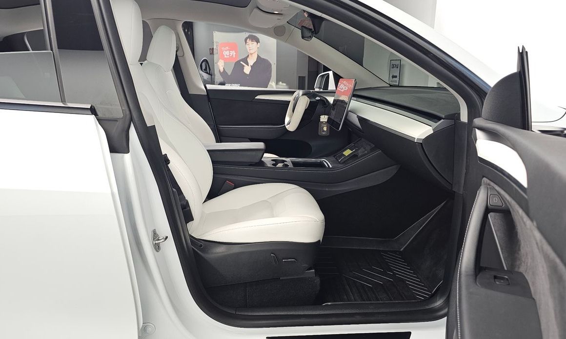 Tesla Model Y 2023
