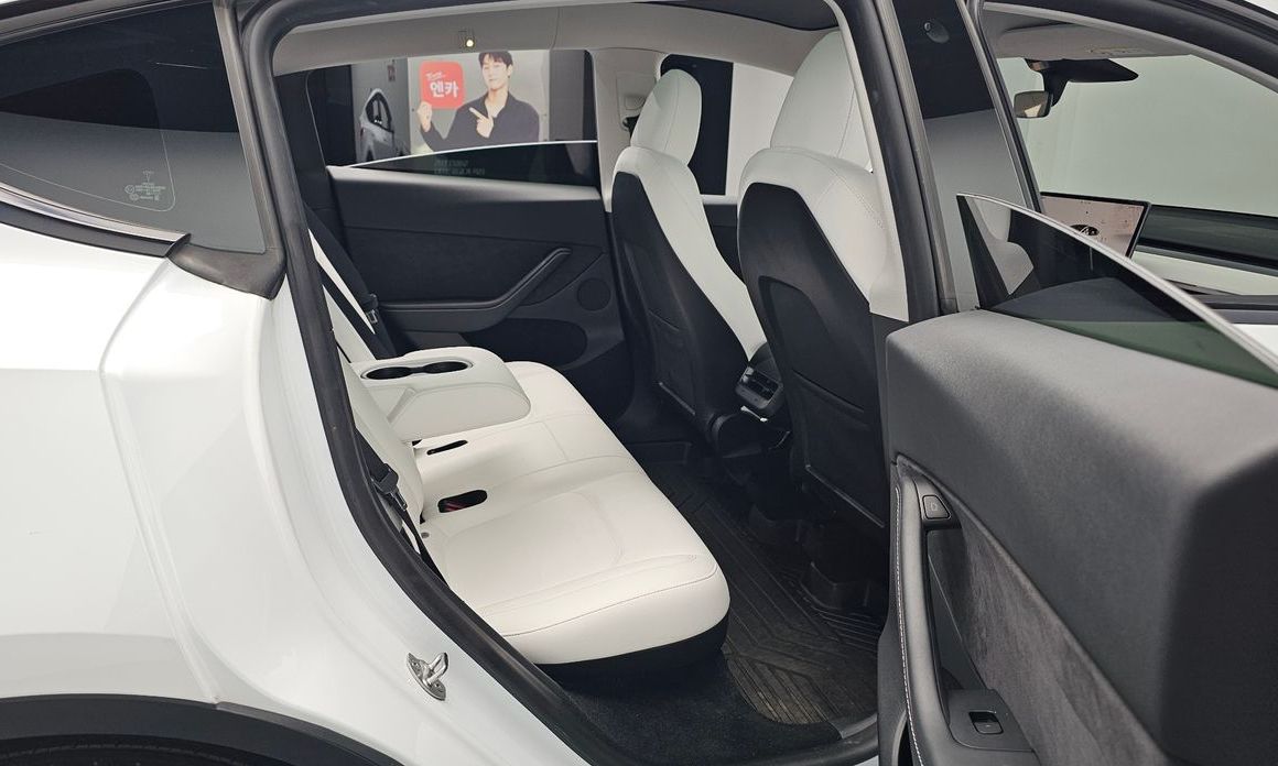 Tesla Model Y 2023