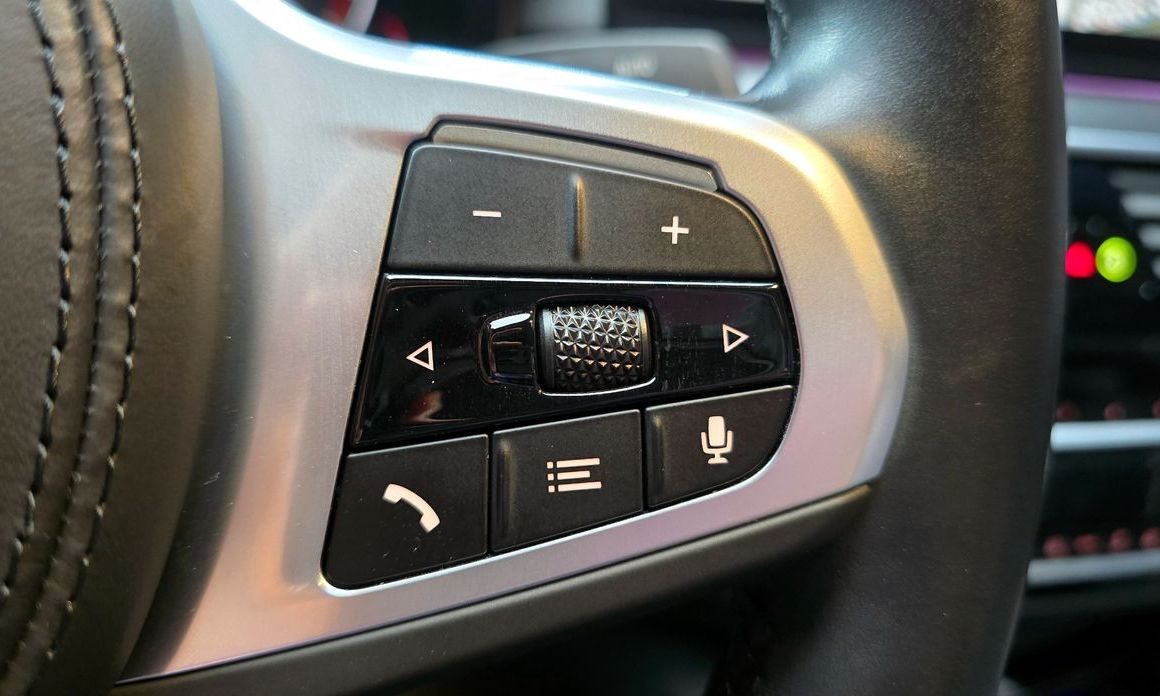 BMW 5-Series 2023