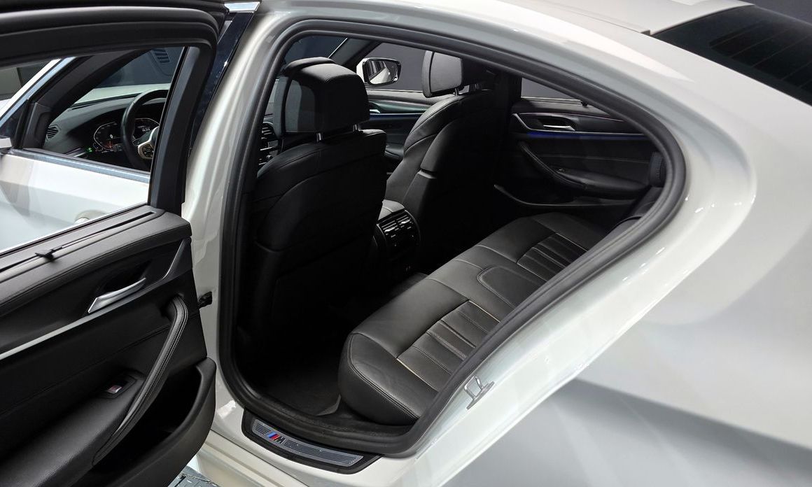 BMW 5-Series 2023