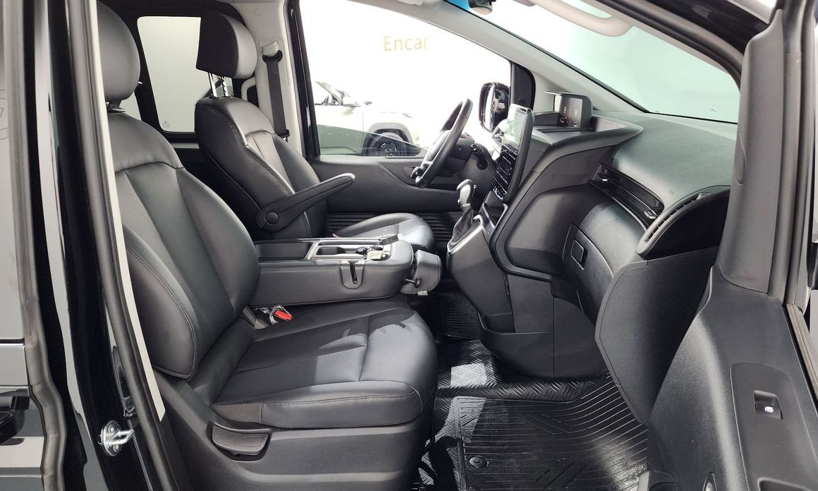 Hyundai Staria 2025