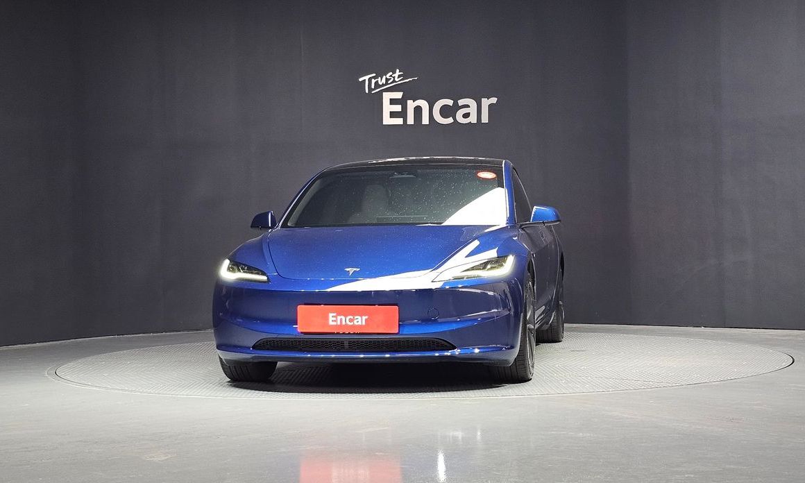Tesla Model 3 2024