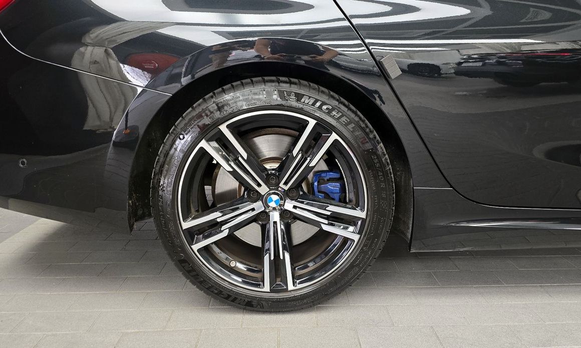 BMW 3-Series 2023