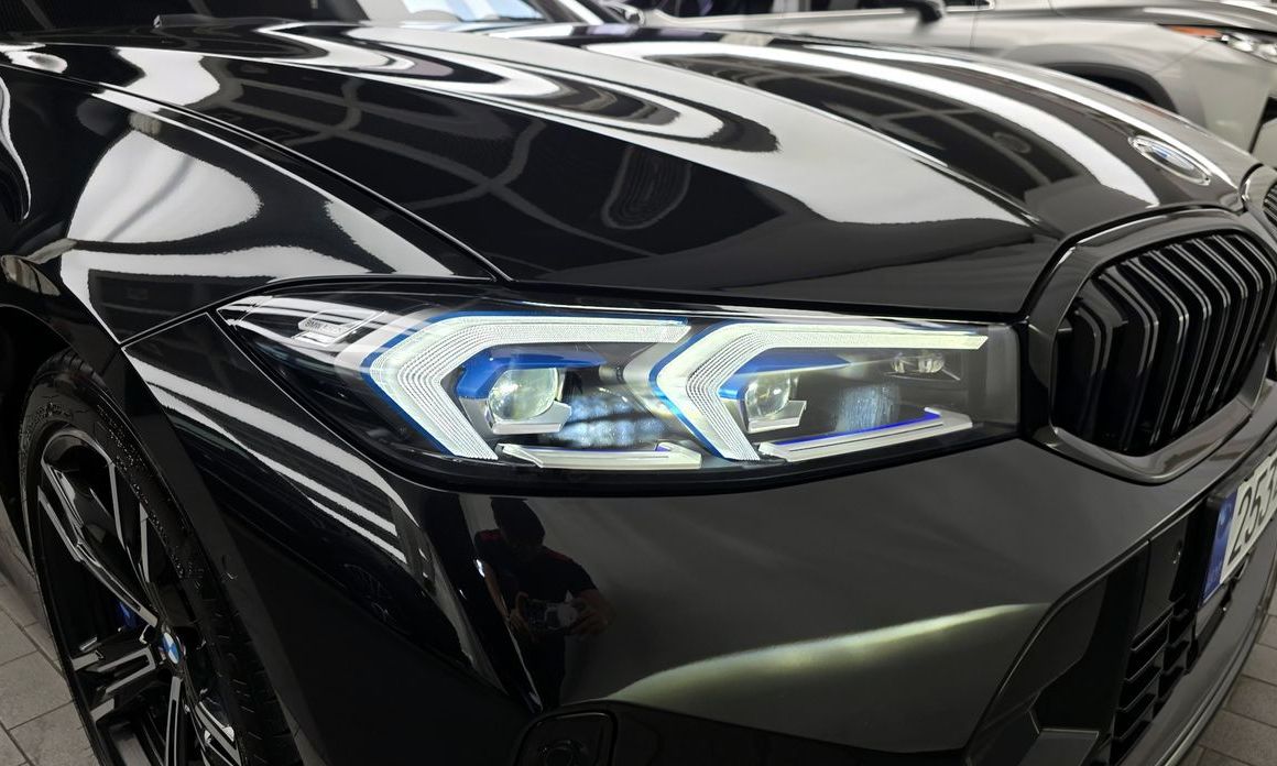 BMW 3-Series 2023