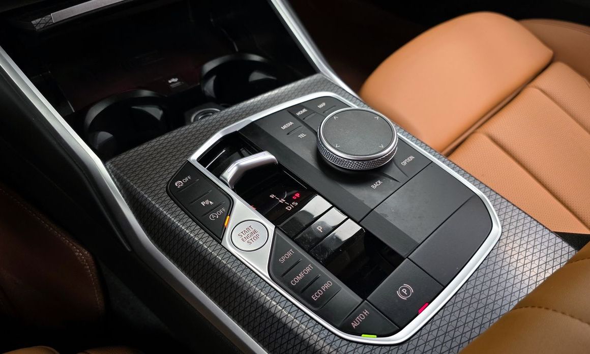 BMW 3-Series 2023