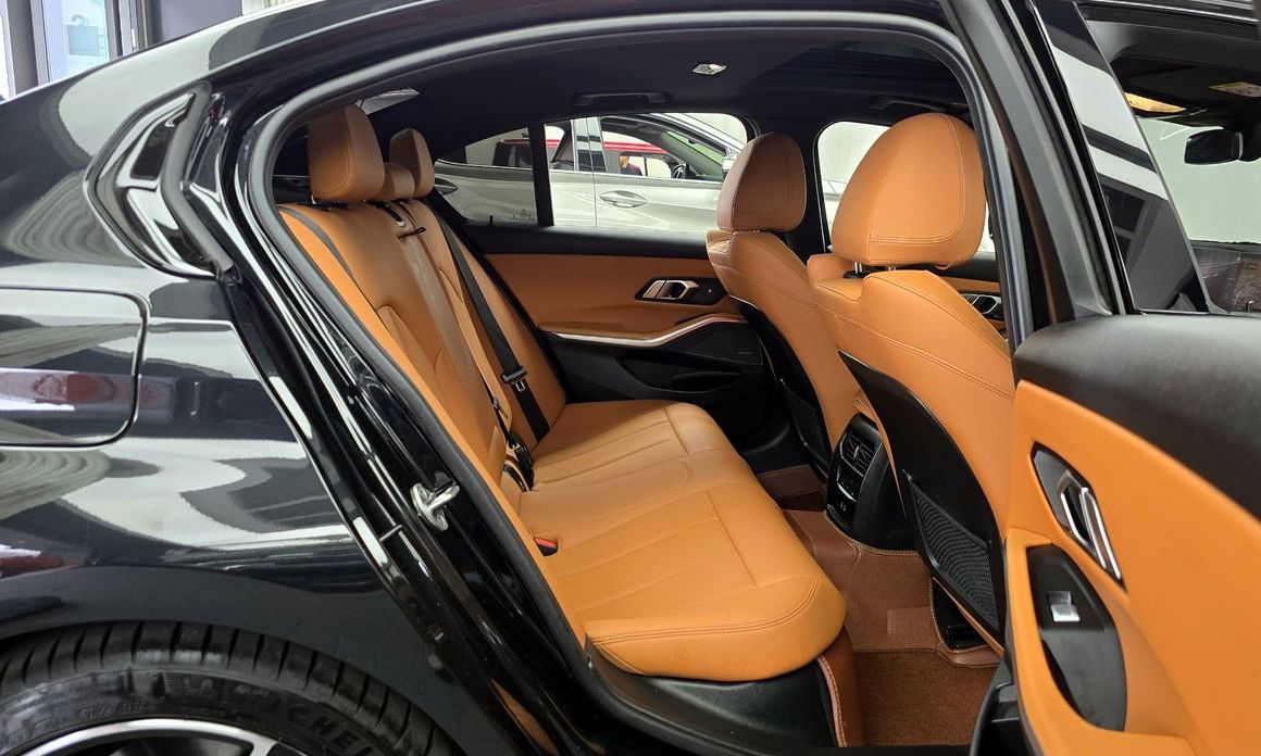 BMW 3-Series 2023