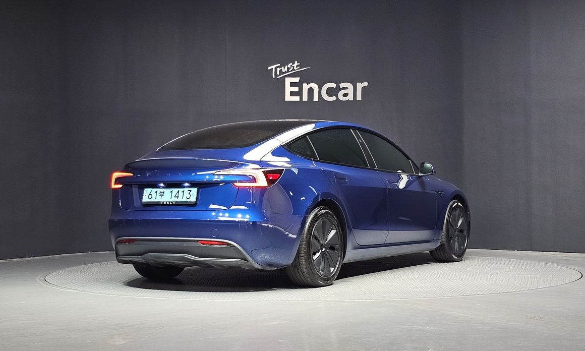 Tesla Model 3 2024