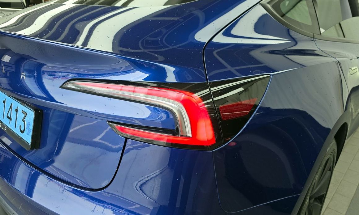 Tesla Model 3 2024
