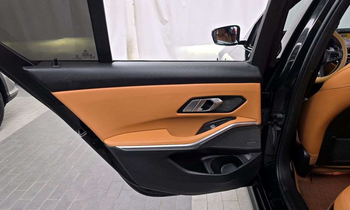 BMW 3-Series 2023