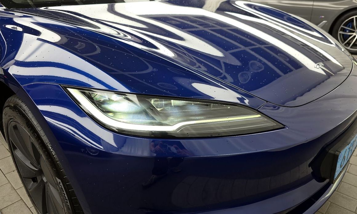 Tesla Model 3 2024