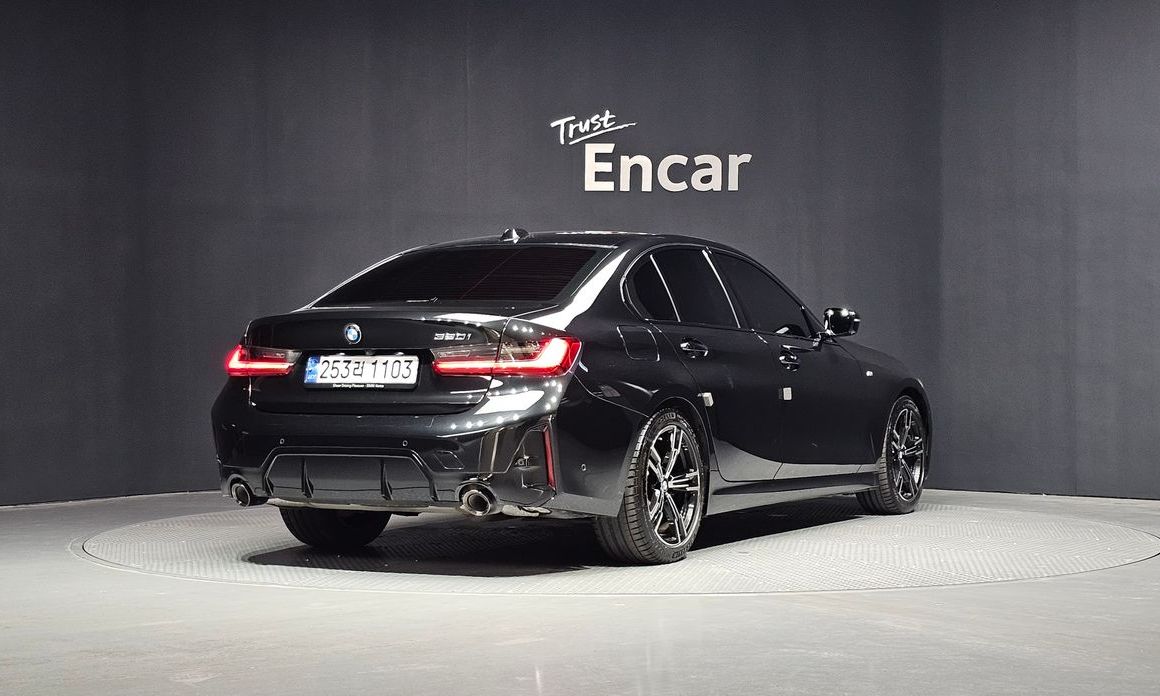 BMW 3-Series 2023