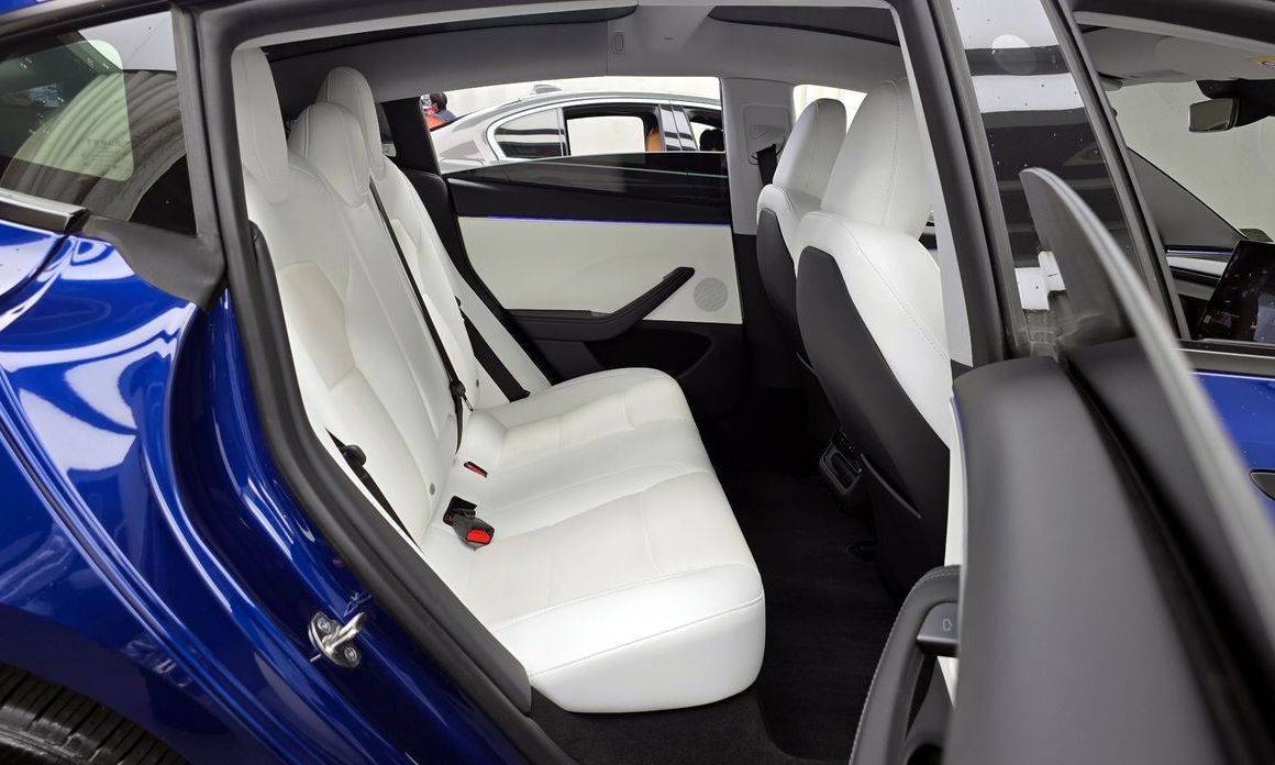 Tesla Model 3 2024
