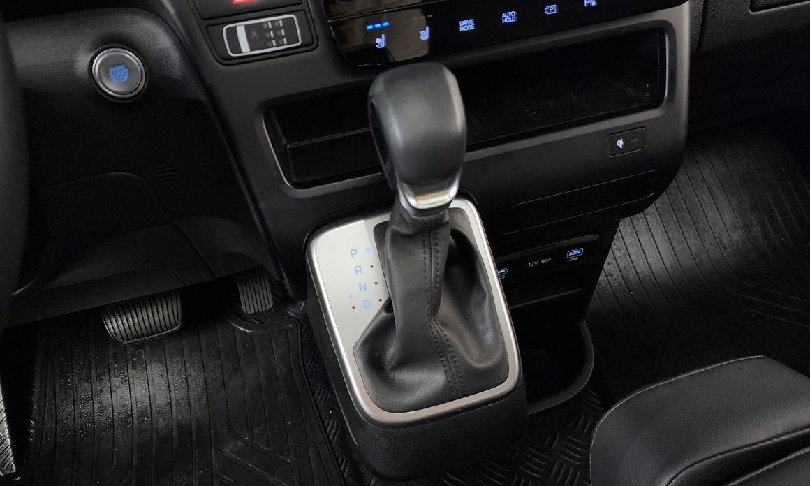 Hyundai Staria 2025