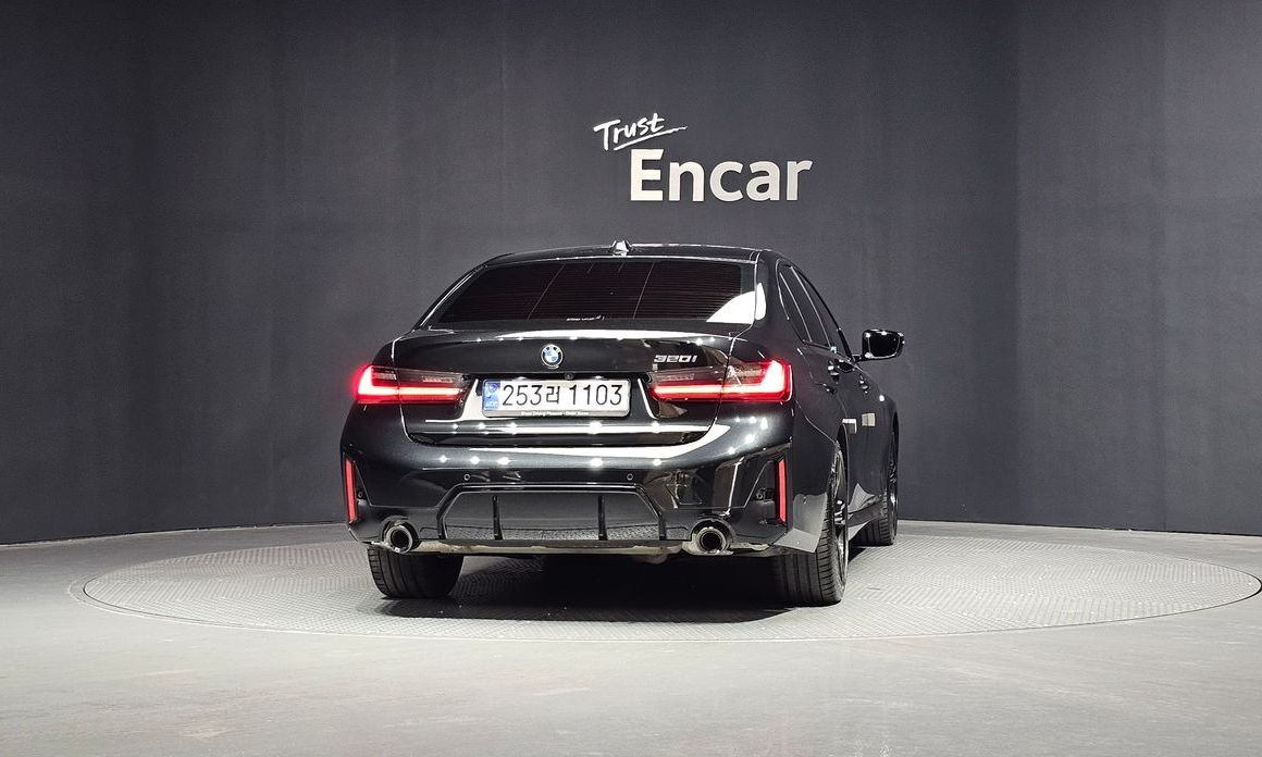 BMW 3-Series 2023