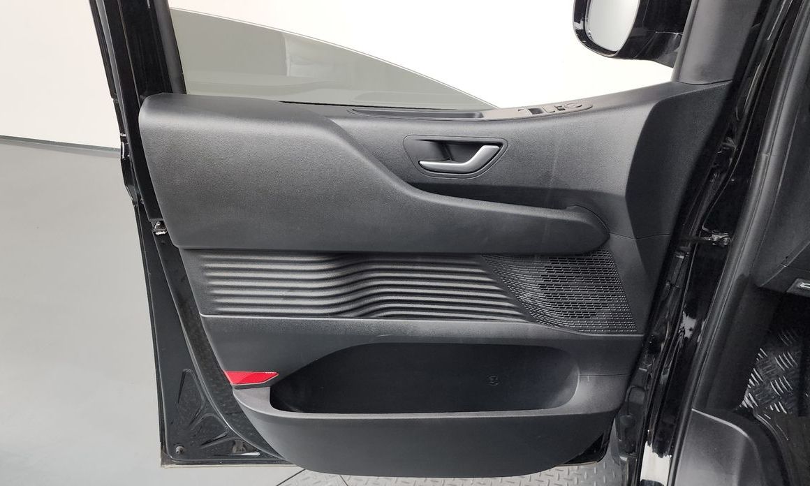 Hyundai Staria 2025