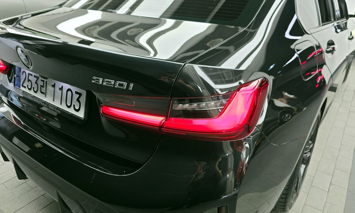 BMW 3-Series 2023