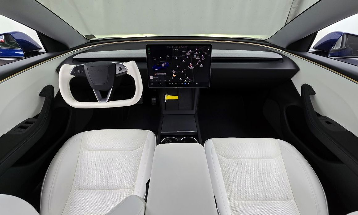 Tesla Model 3 2024
