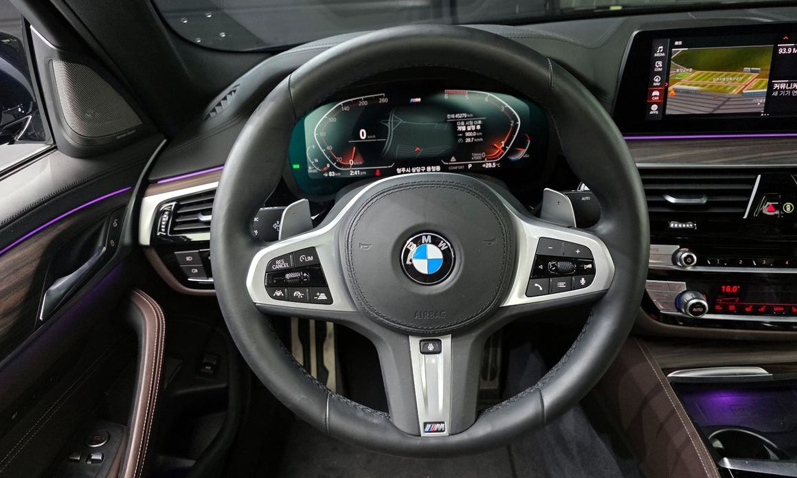 BMW 5-Series 2020