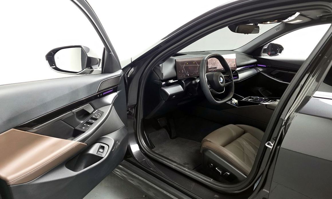 BMW 5-Series 2024