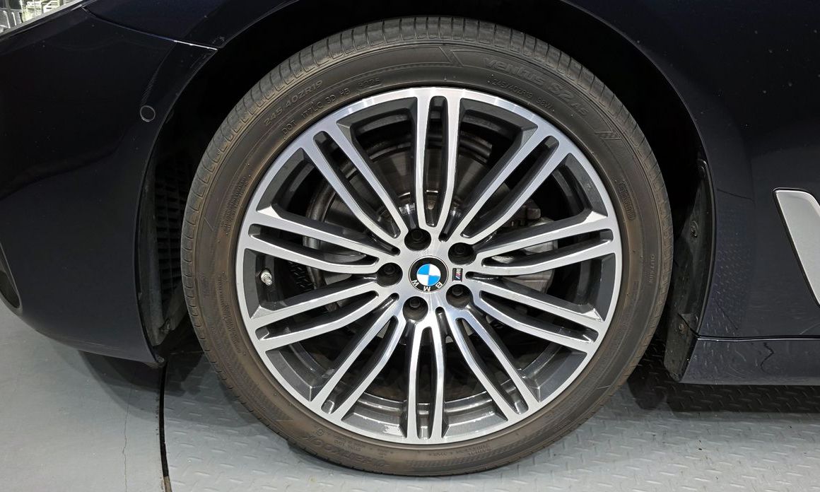 BMW 5-Series 2020