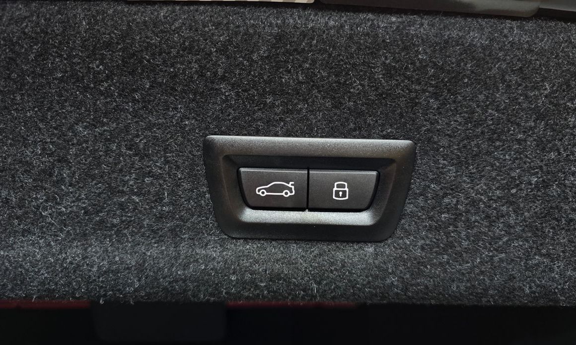 BMW 3-Series 2023