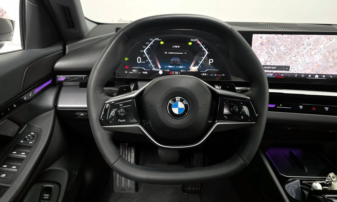 BMW 5-Series 2024