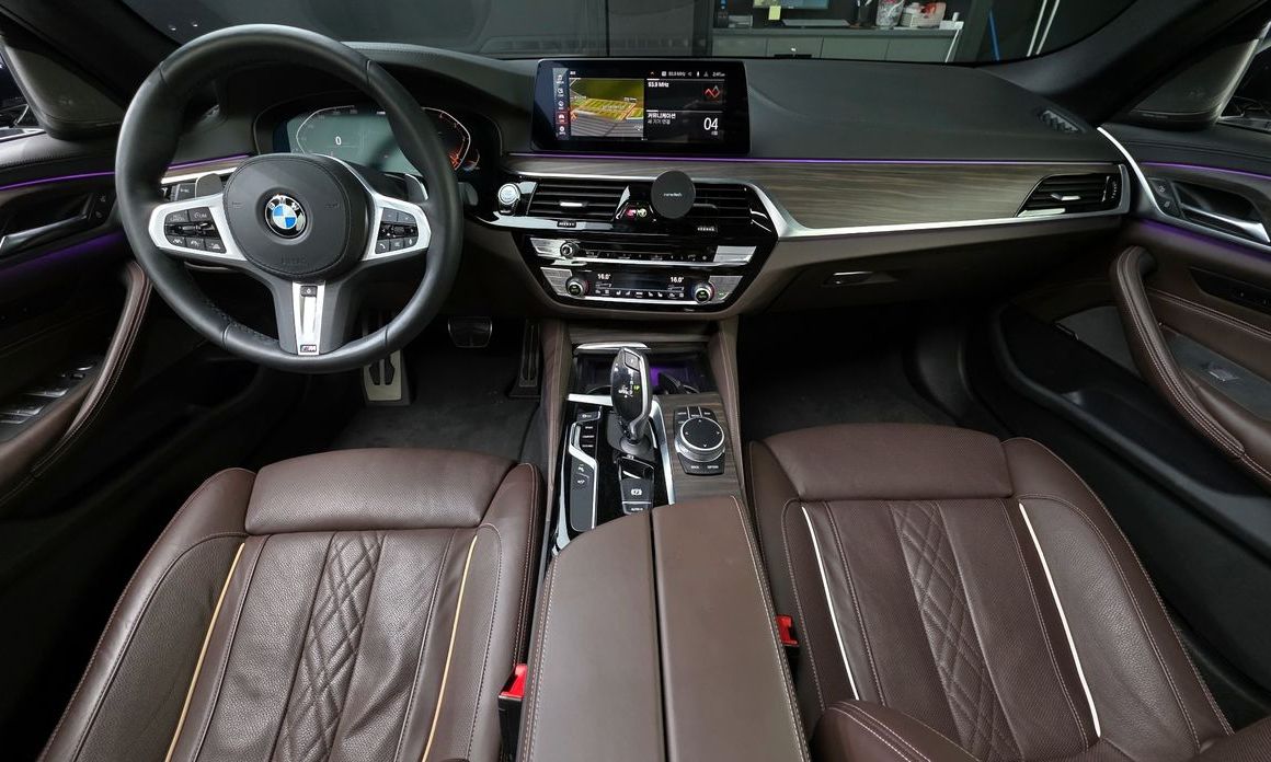 BMW 5-Series 2020