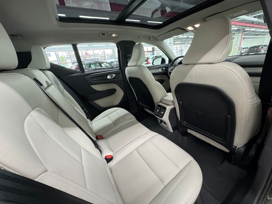 Volvo XC40 2025