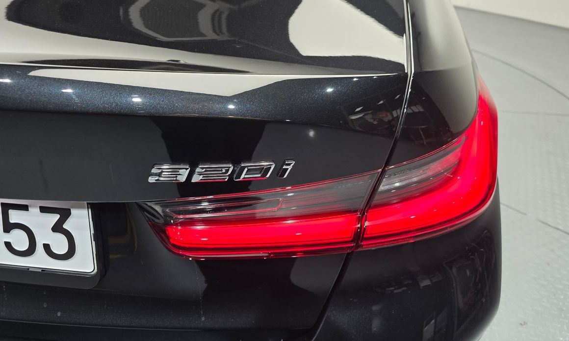 BMW 3-Series 2023