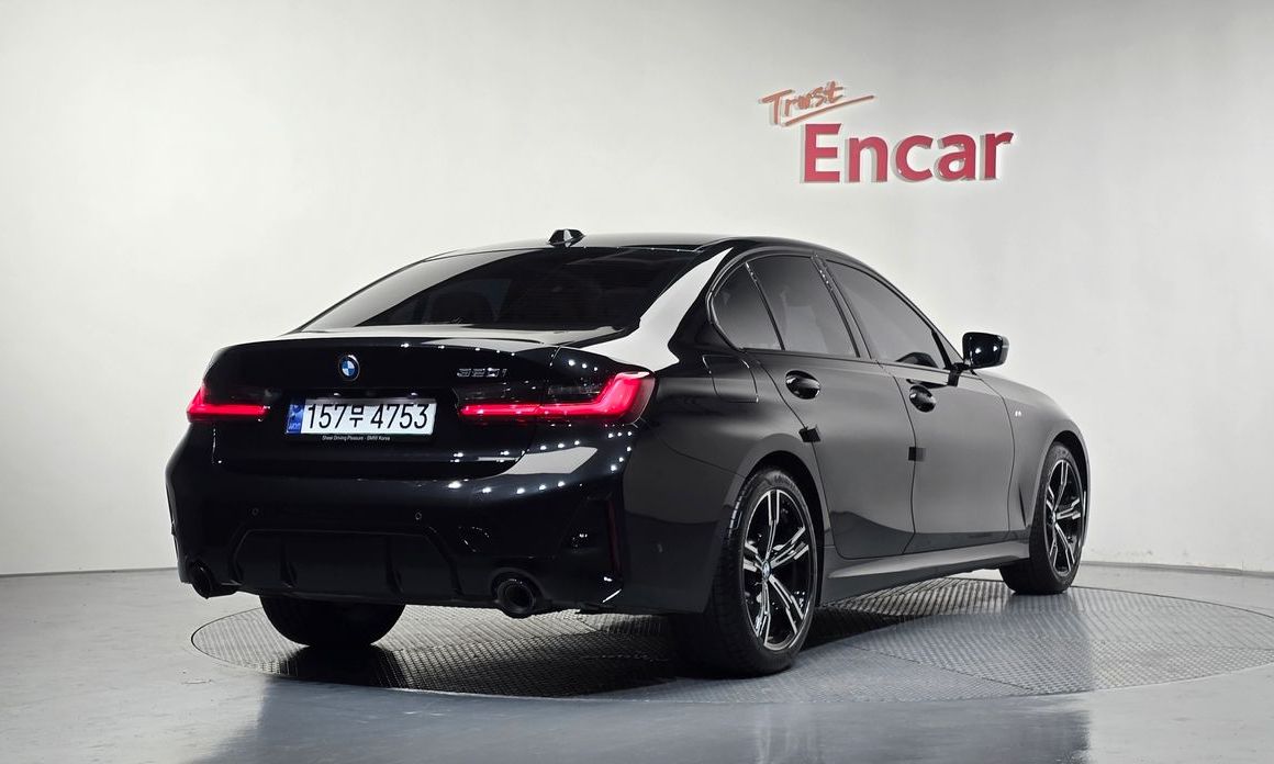 BMW 3-Series 2023