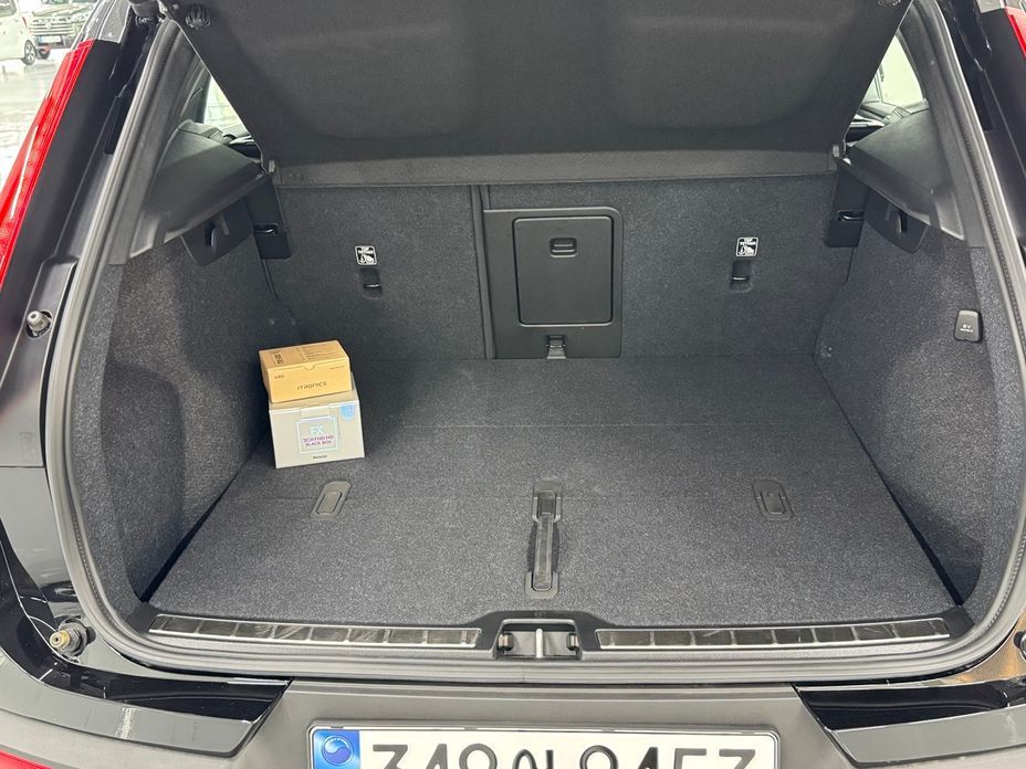 Volvo XC40 2025