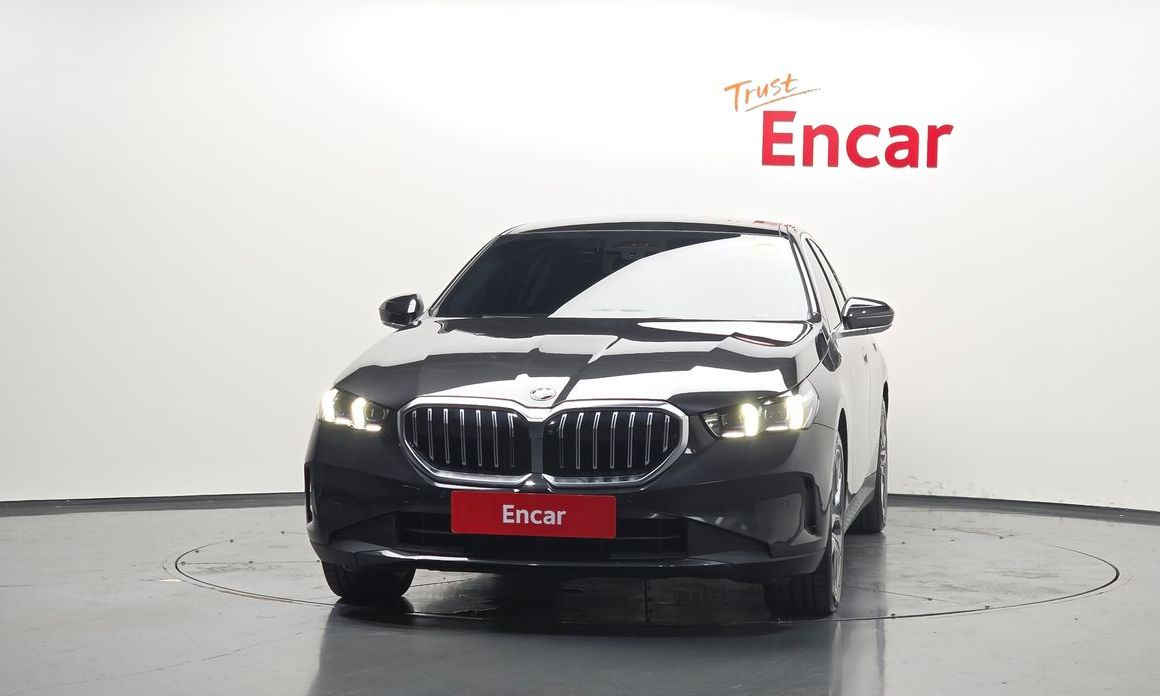 BMW 5-Series 2024