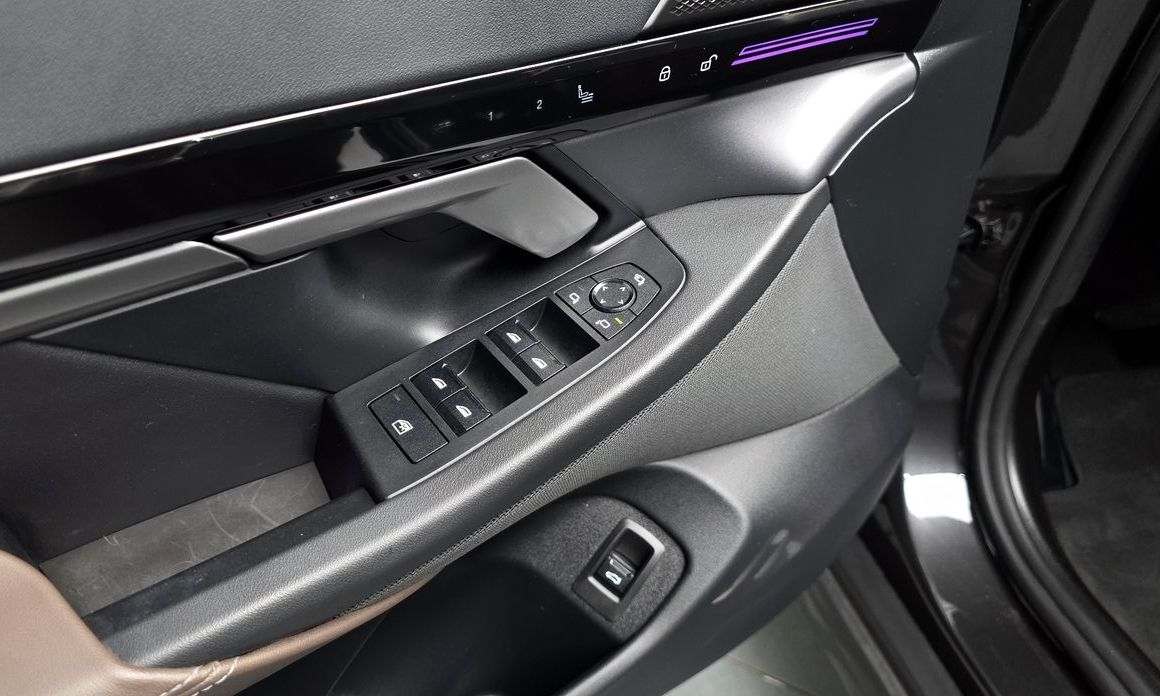 BMW 5-Series 2024