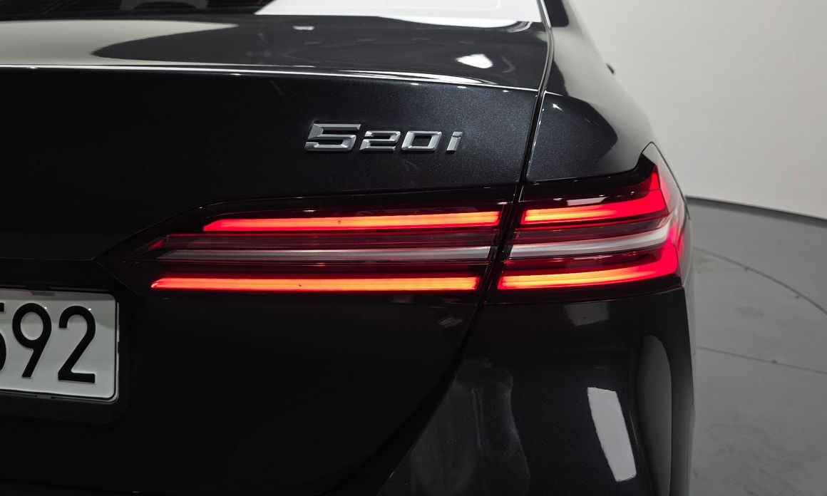 BMW 5-Series 2024