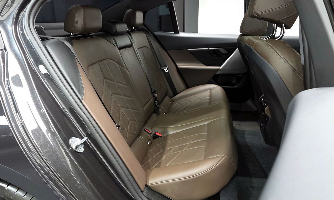 BMW 5-Series 2024
