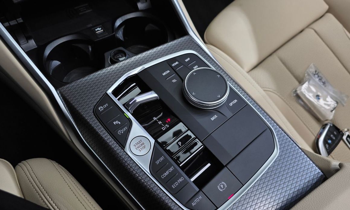 BMW 3-Series 2023
