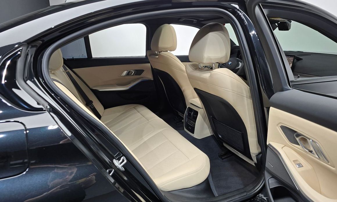 BMW 3-Series 2023
