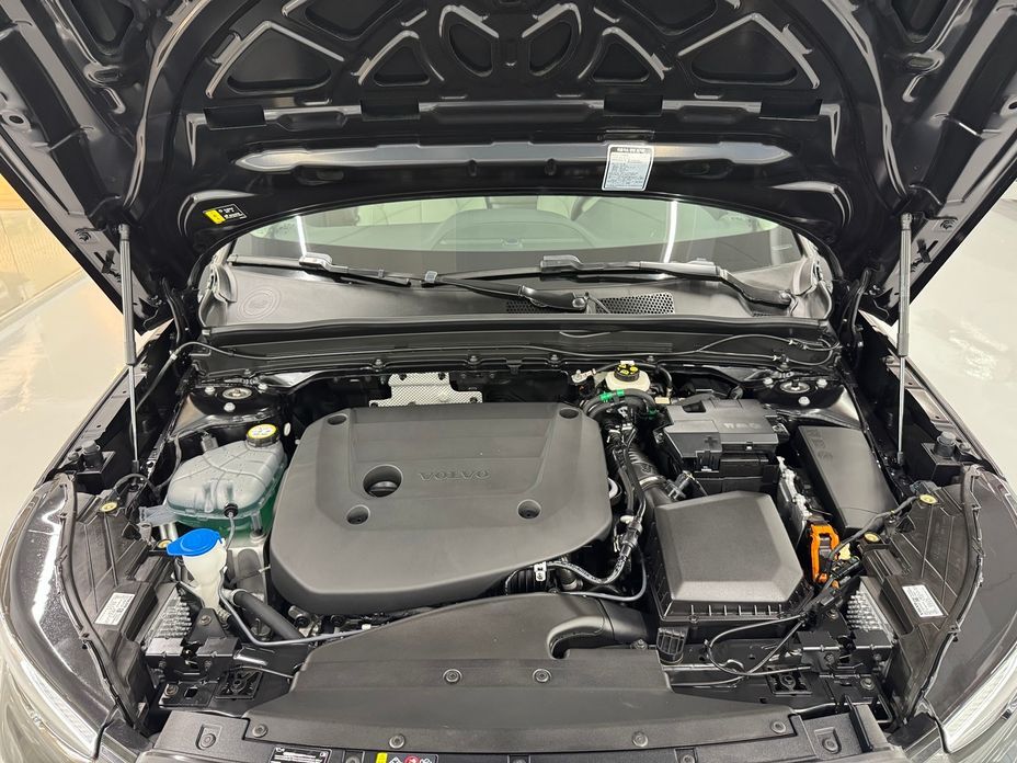 Volvo XC40 2025