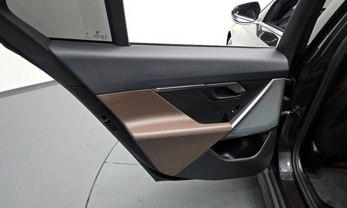 BMW 5-Series 2024