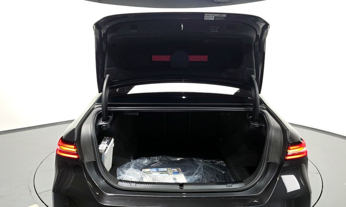 BMW 5-Series 2024