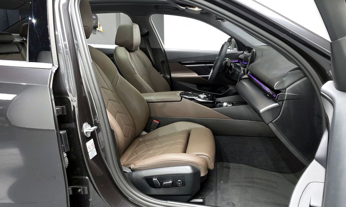 BMW 5-Series 2024