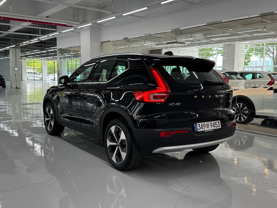 Volvo XC40 2025