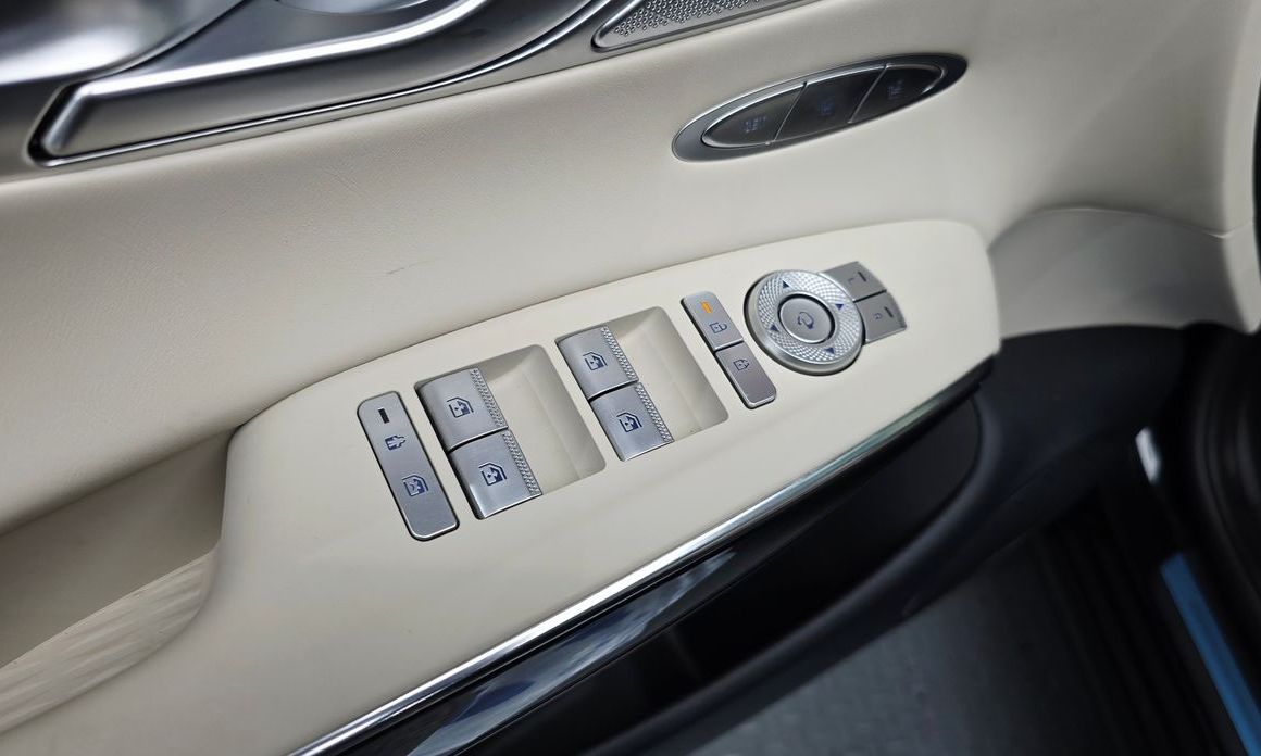 Genesis GV70 2025