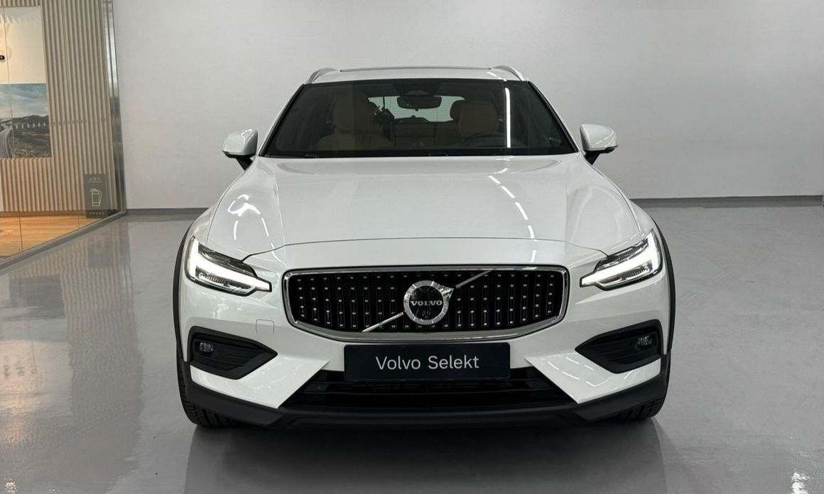 Volvo V60 2025