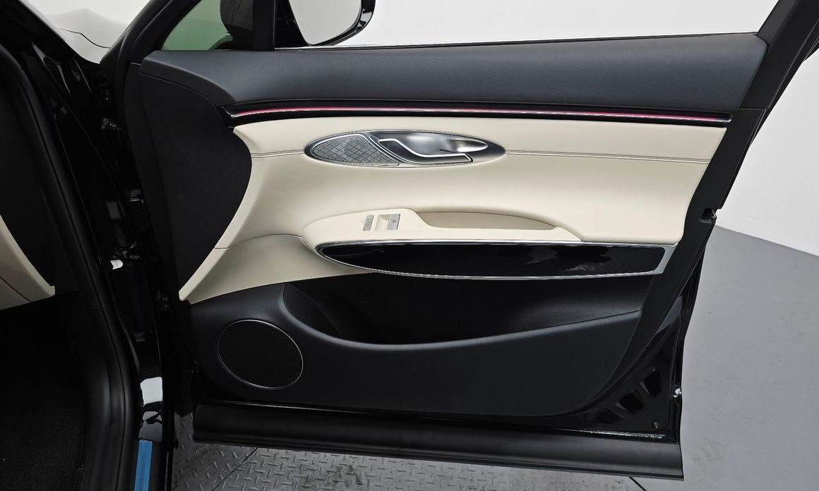 Genesis GV70 2025