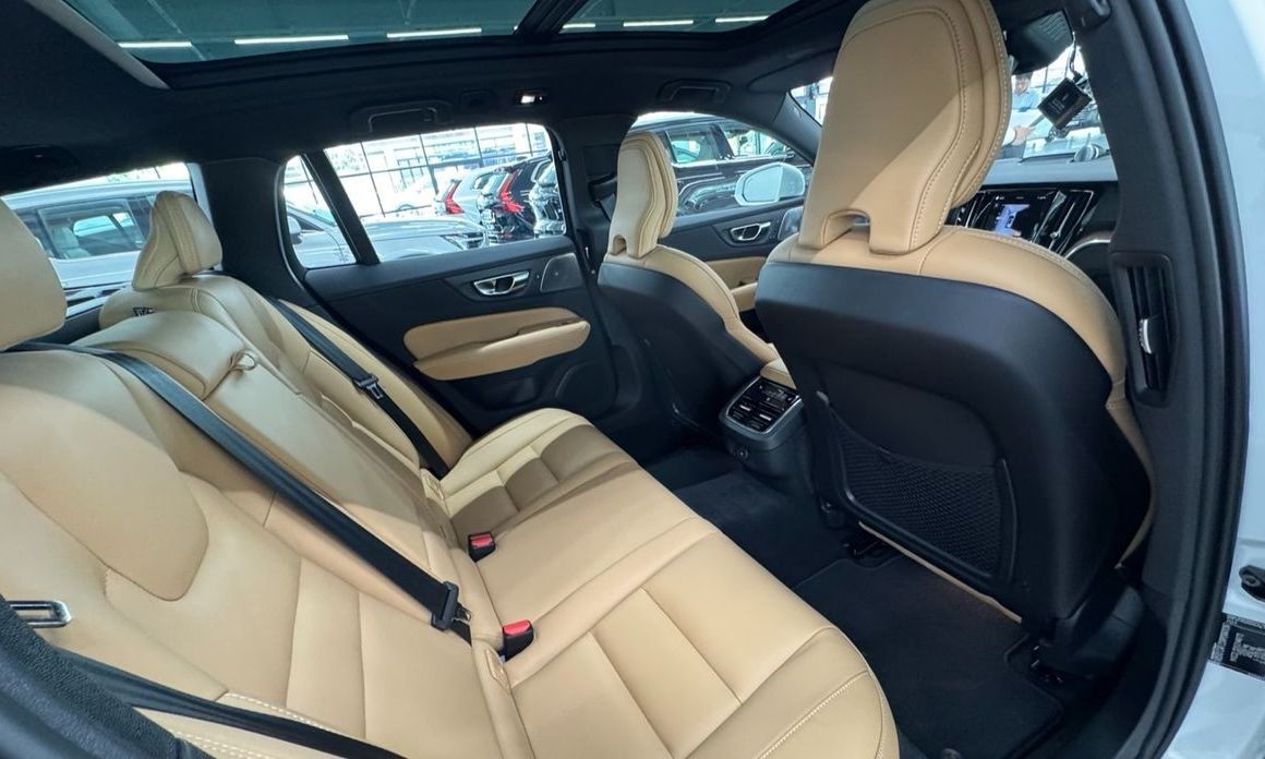 Volvo V60 2025