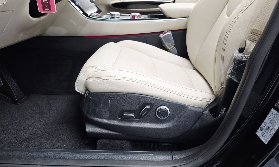 Genesis GV70 2025