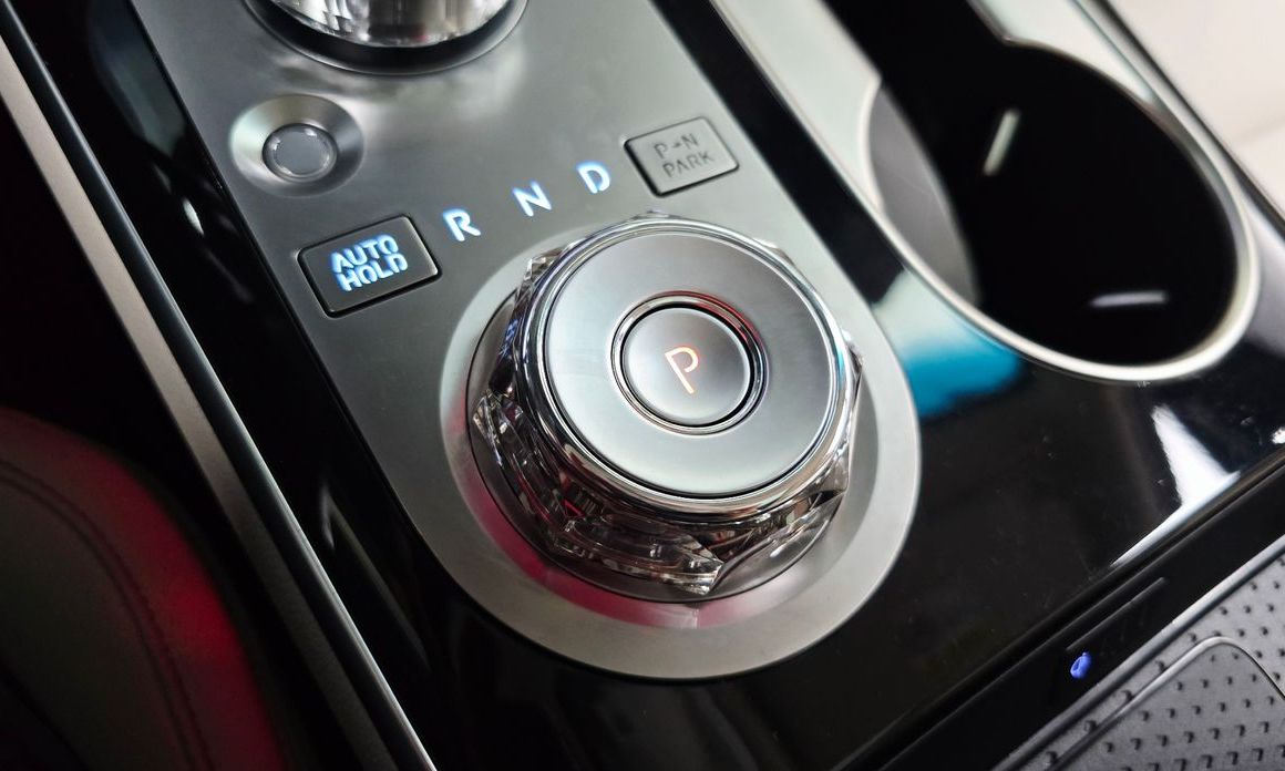 Genesis GV70 2025