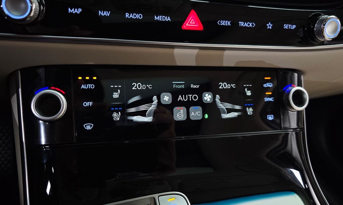 Genesis GV70 2025